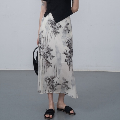 今夏の目を惹くデザイン感ハイウエストプリントスリットAラインスカート